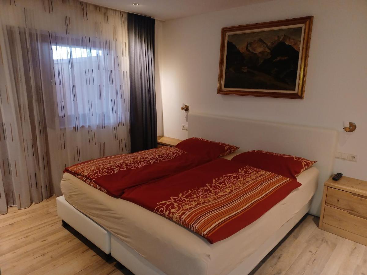 Kuglerhof Apartment Dobbiaco Ngoại thất bức ảnh